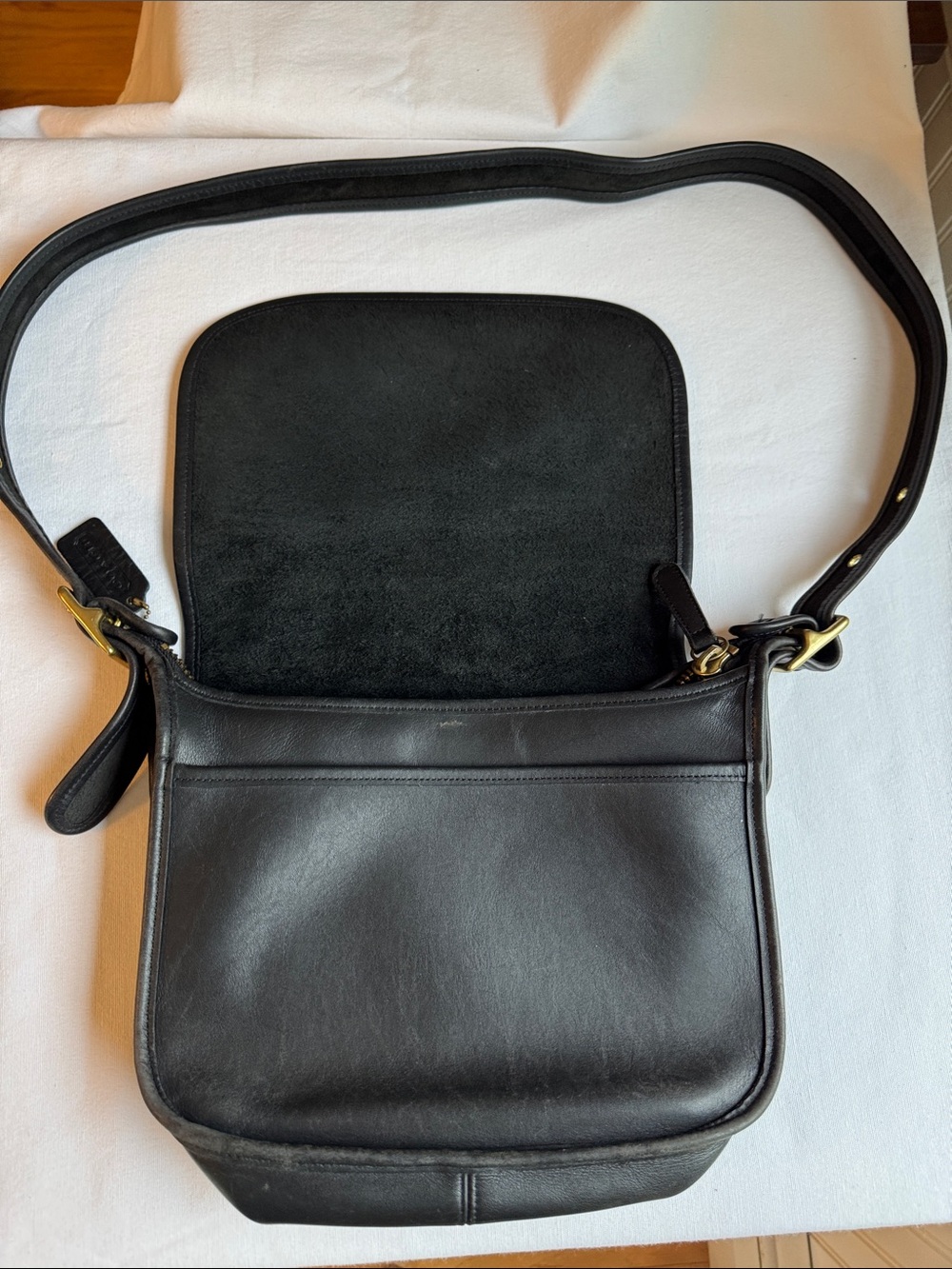 Vintage Coach 9951 Black Leather Crossbody Bag - Picture 2 of 7